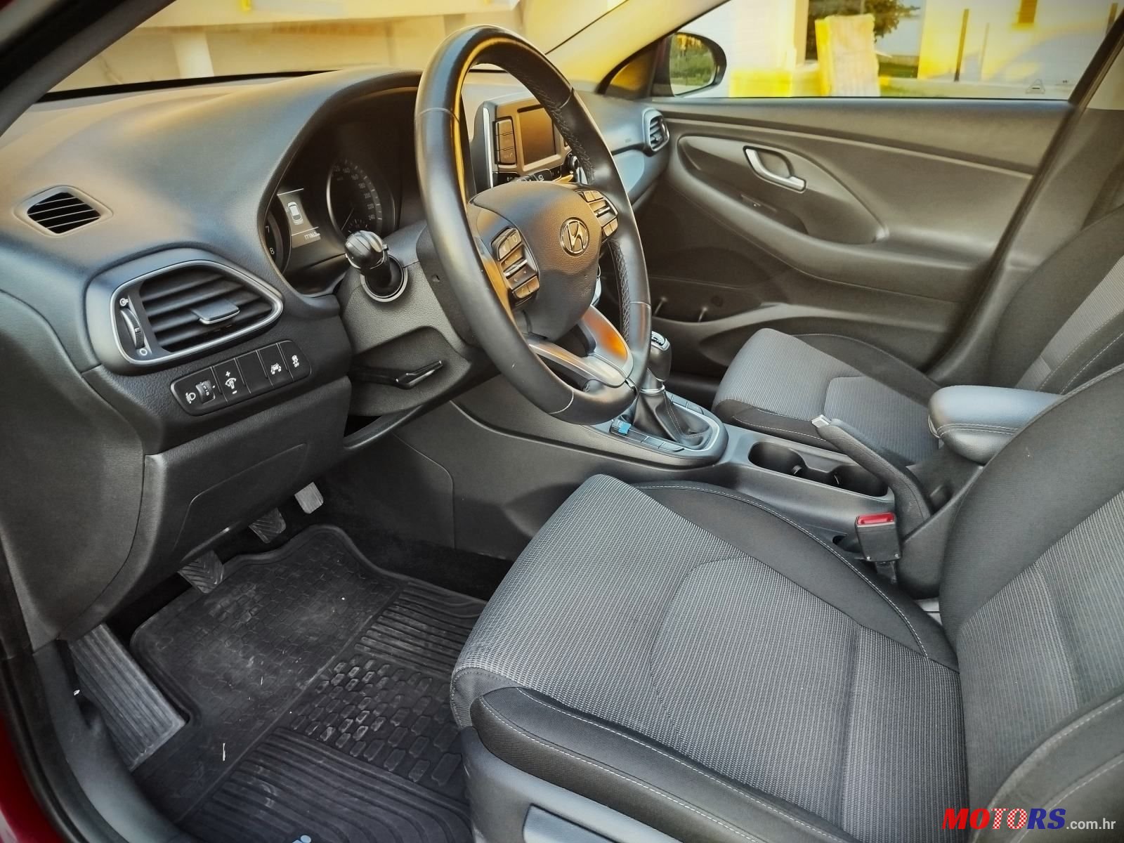 2017' Hyundai i30 1.4 Mpi photo #5