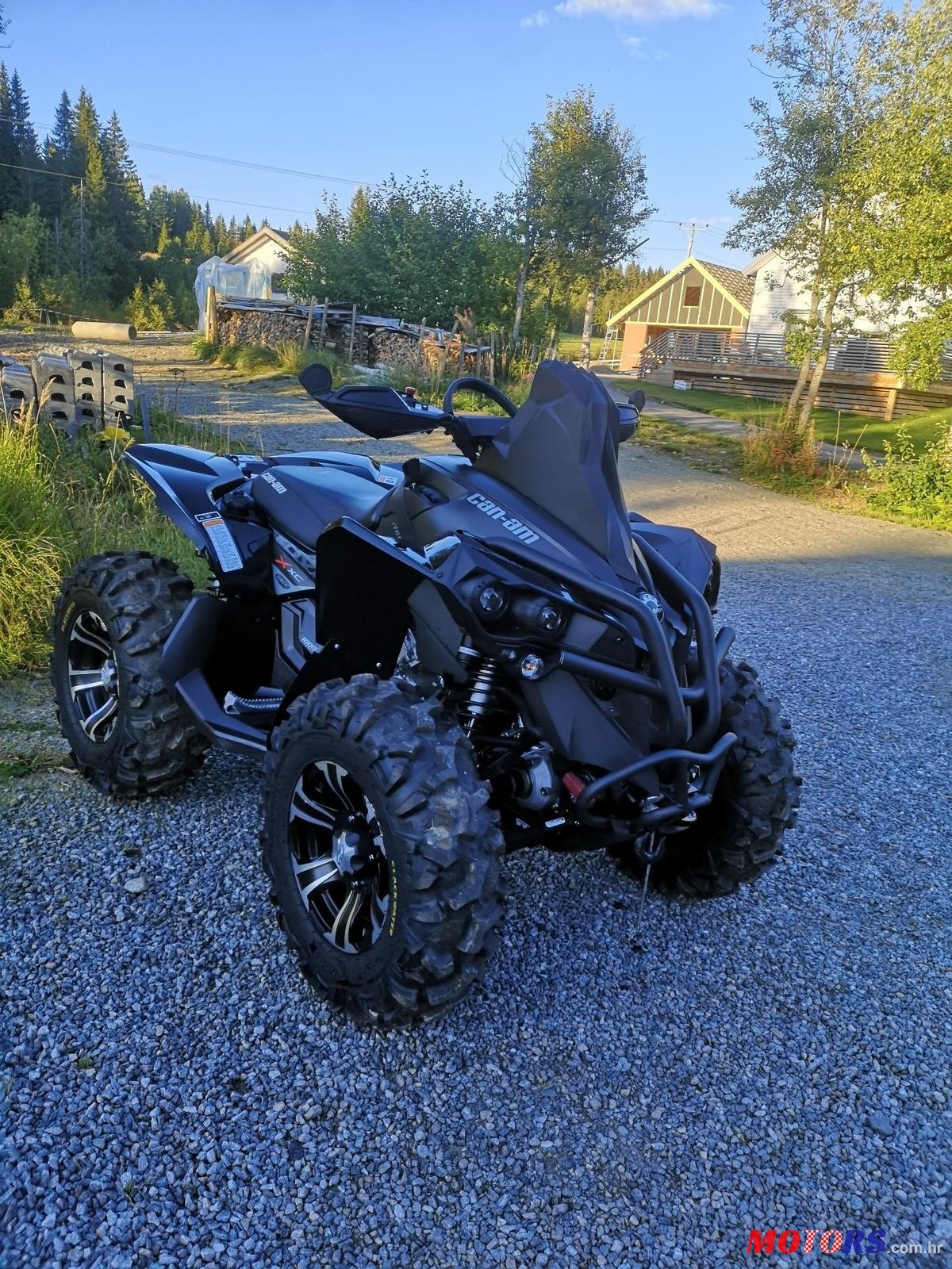 2018' Canam Renegade 1000 photo #1
