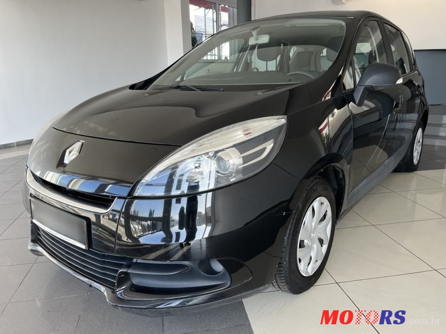 2013' Renault Scenic 1,5 Dci photo #1