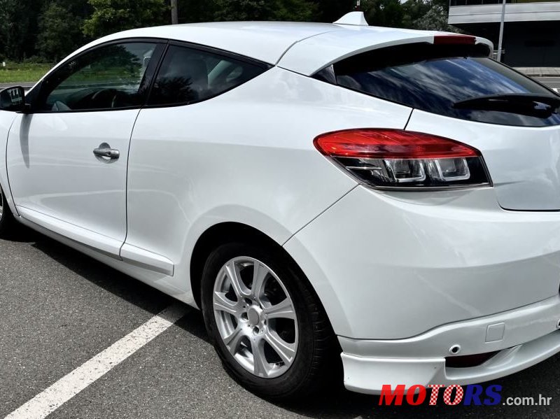 2010' Renault Megane Coupe 1,5 Dci photo #5