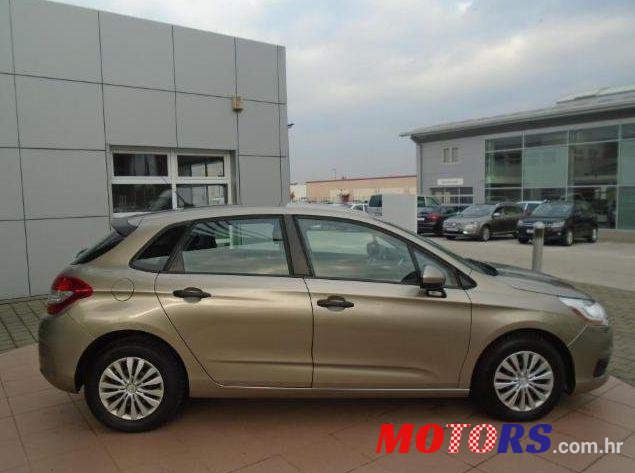 2011' Citroen C4 1,6 Hdi photo #2