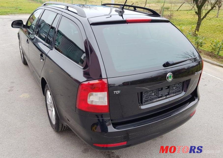 2013' Skoda Octavia Combi 1,6 Tdi photo #2