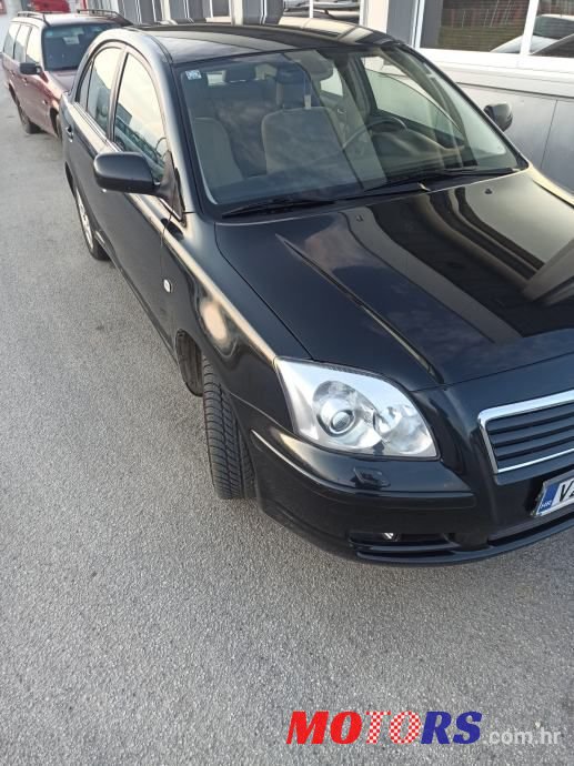 2005' Toyota Avensis photo #4