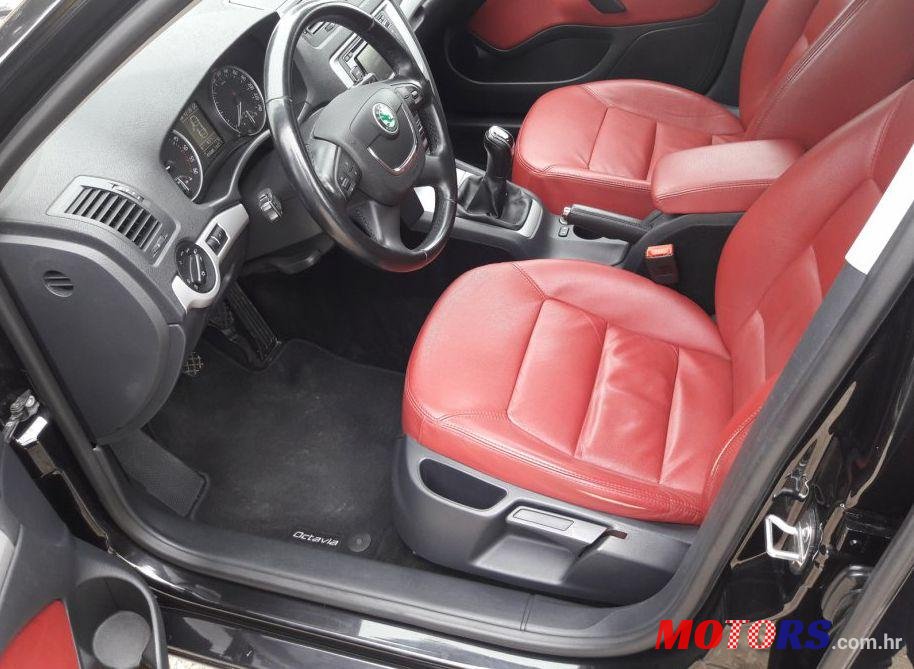2012' Skoda Octavia Combi 1,6 Tdi photo #1