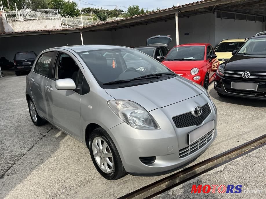 2008' Toyota Yaris photo #6