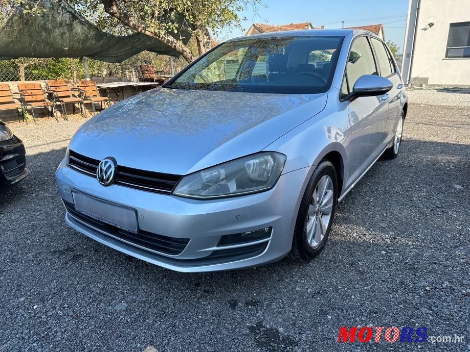 2012' Volkswagen Golf 7 1.6Tdi photo #1