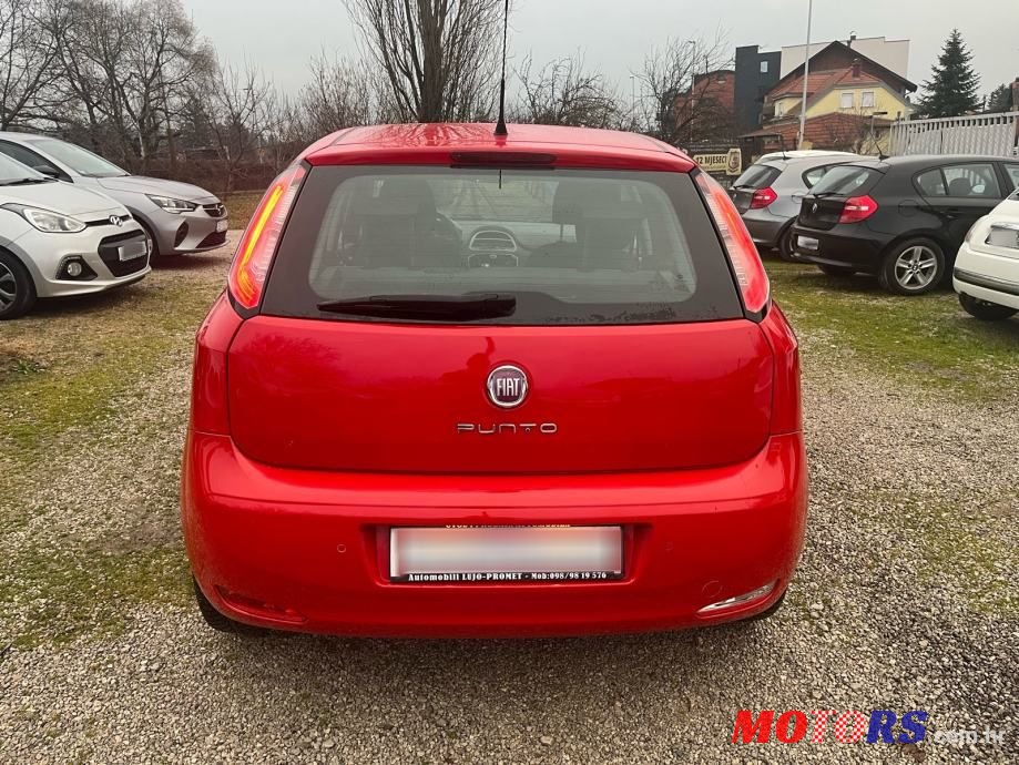 2012' Fiat Punto photo #6