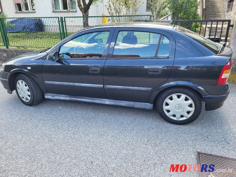 2004' Opel Astra 1,6 photo #1