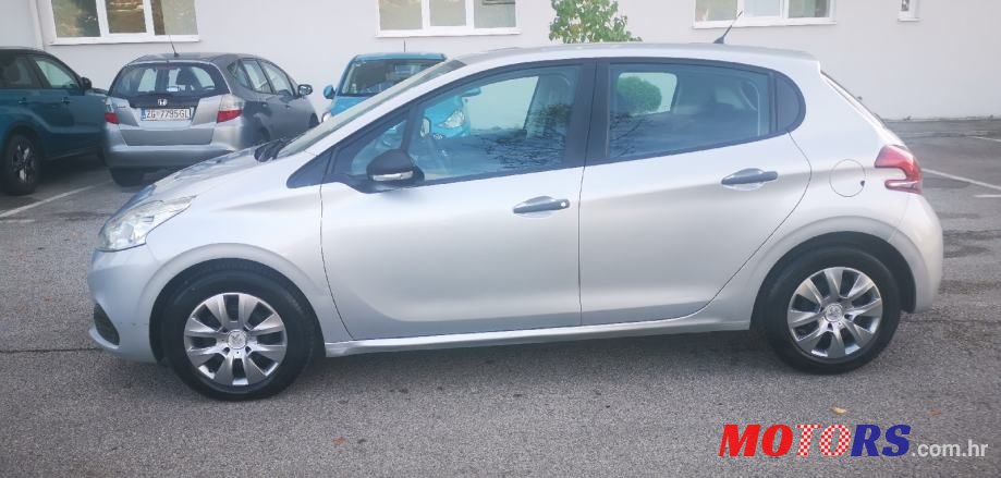 2015' Peugeot 208 1,6 Bluehdi photo #5