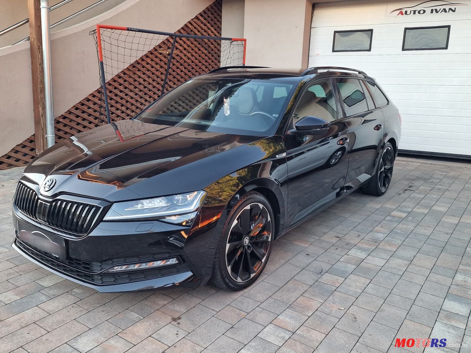 2020' Skoda Superb Combi photo #4