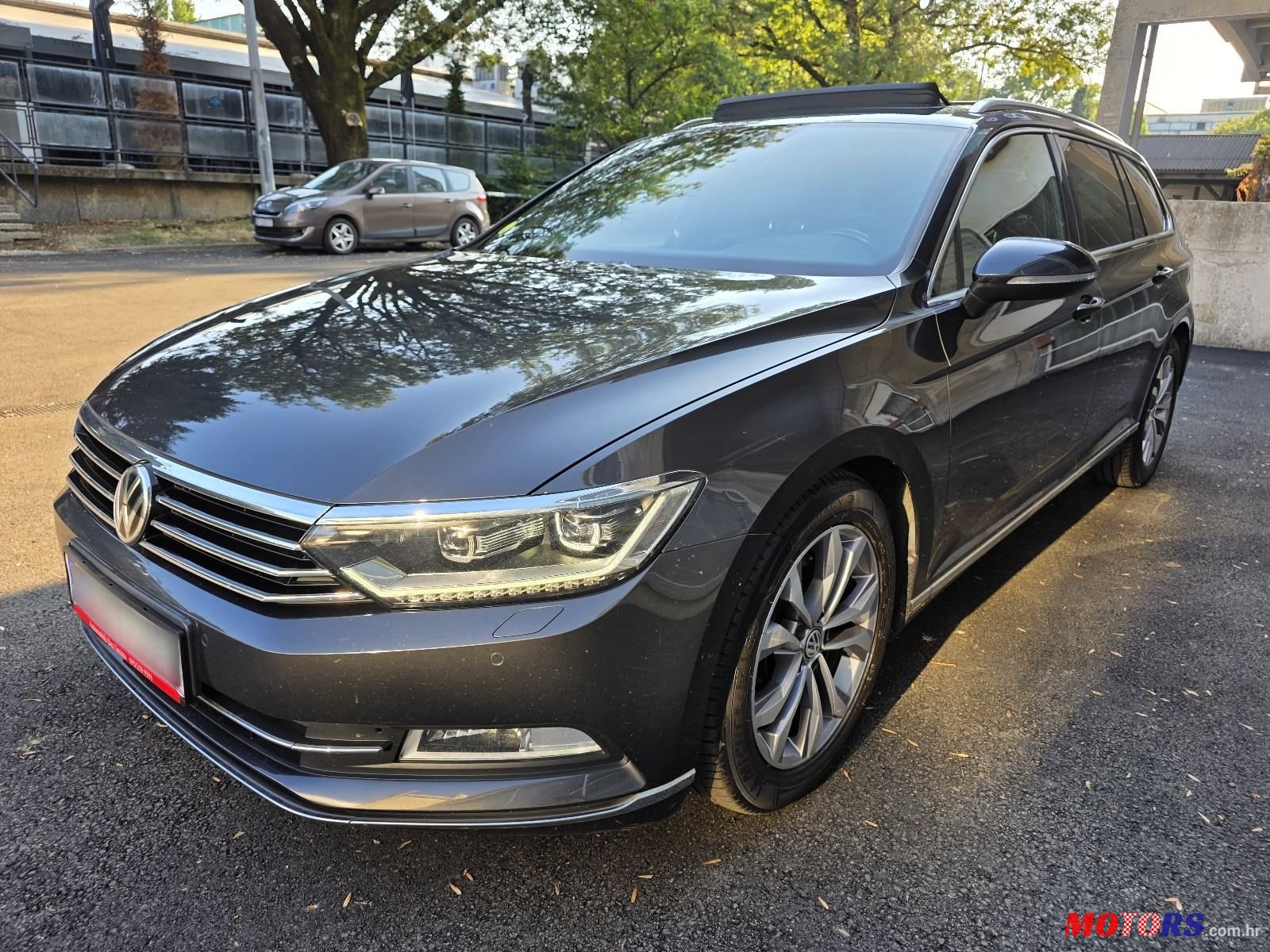2019' Volkswagen Passat Variant photo #2