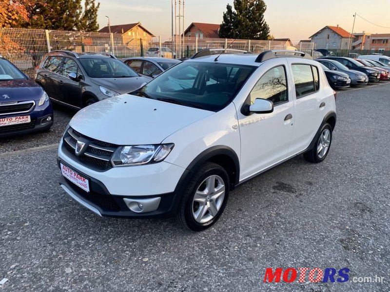 2014' Dacia Sandero photo #1