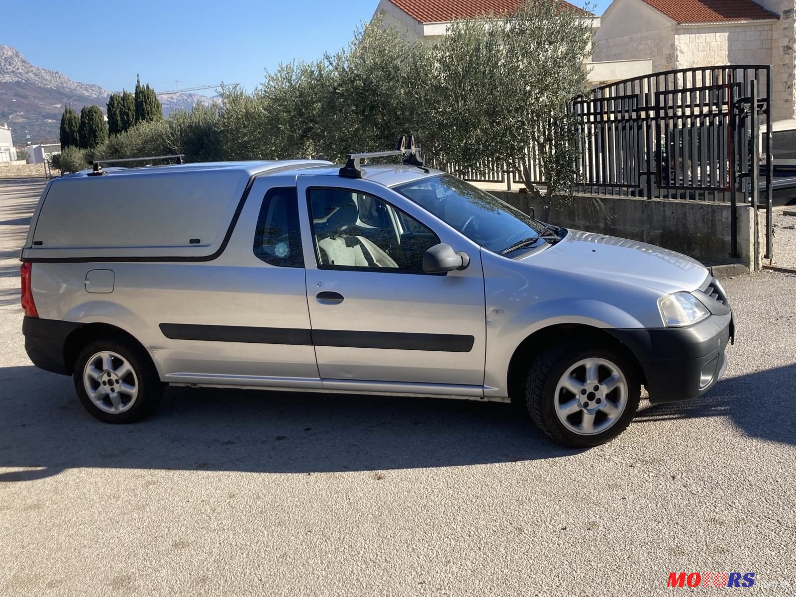 2011' Dacia Logan 1,6 photo #1