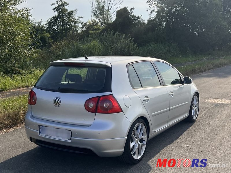 2008' Volkswagen Golf V 1,6 photo #2