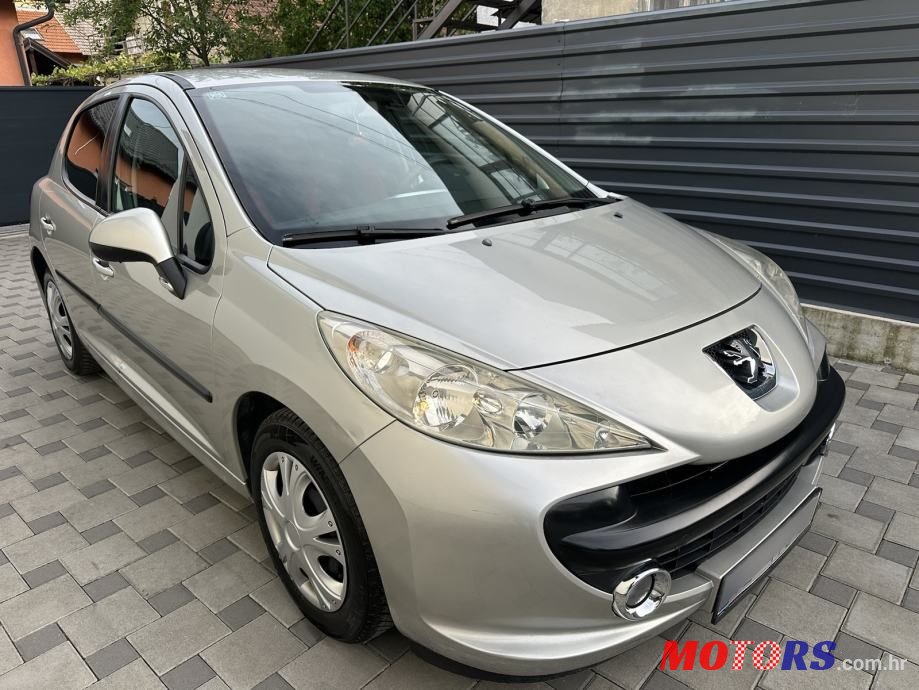 2008' Peugeot 207 1,4 16V Vti photo #1