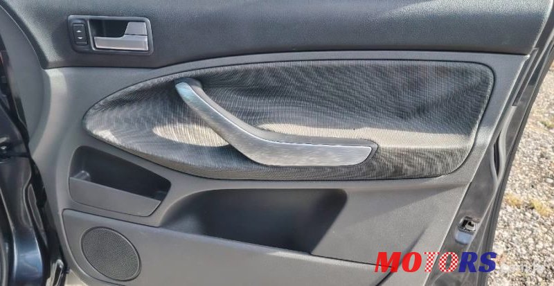 2009' Ford C-MAX 1,6Tdci photo #3
