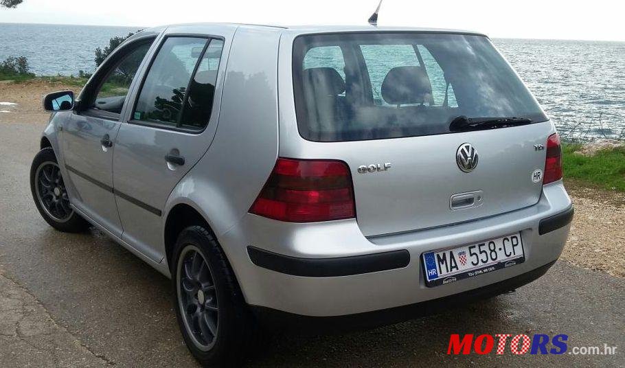 2004' Volkswagen Golf IV photo #3
