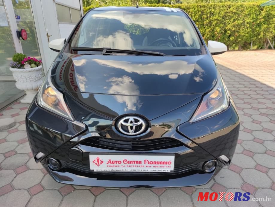 2017' Toyota Aygo photo #2