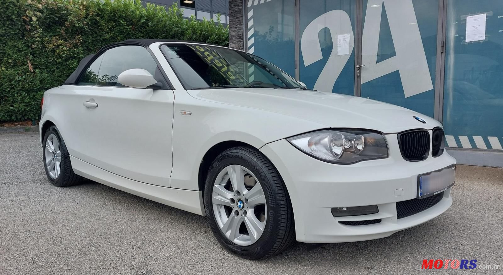 2009' BMW Serija 1 120I photo #1