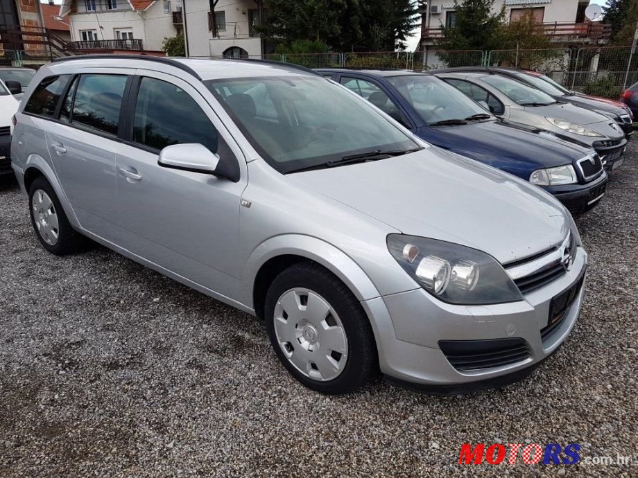 2006' Opel Astra Karavan photo #2
