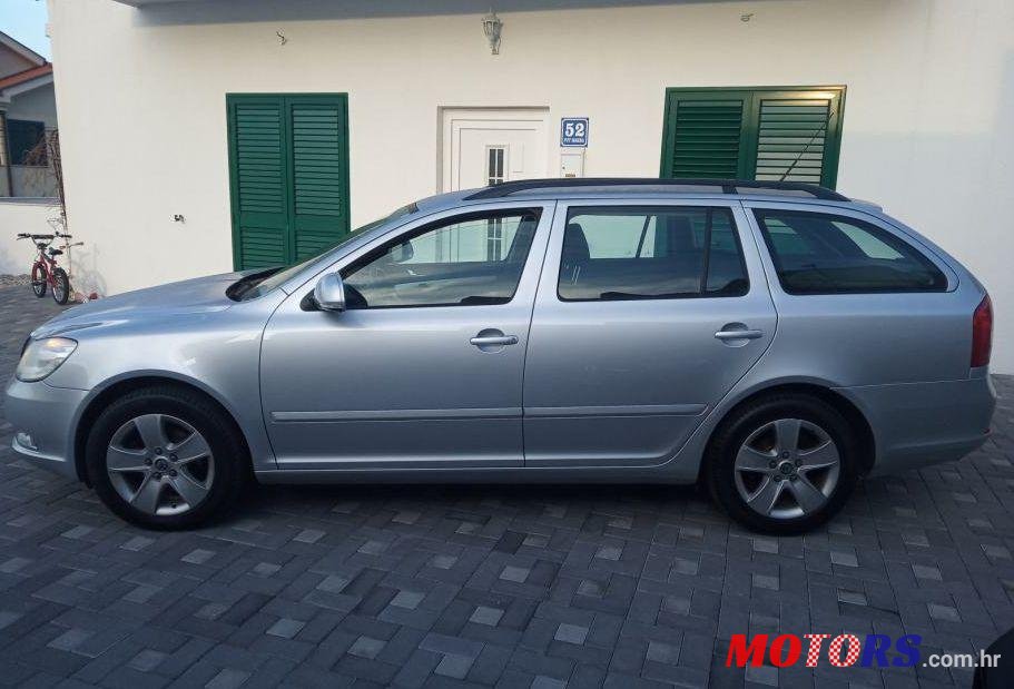 2009' Skoda Octavia Combi photo #1