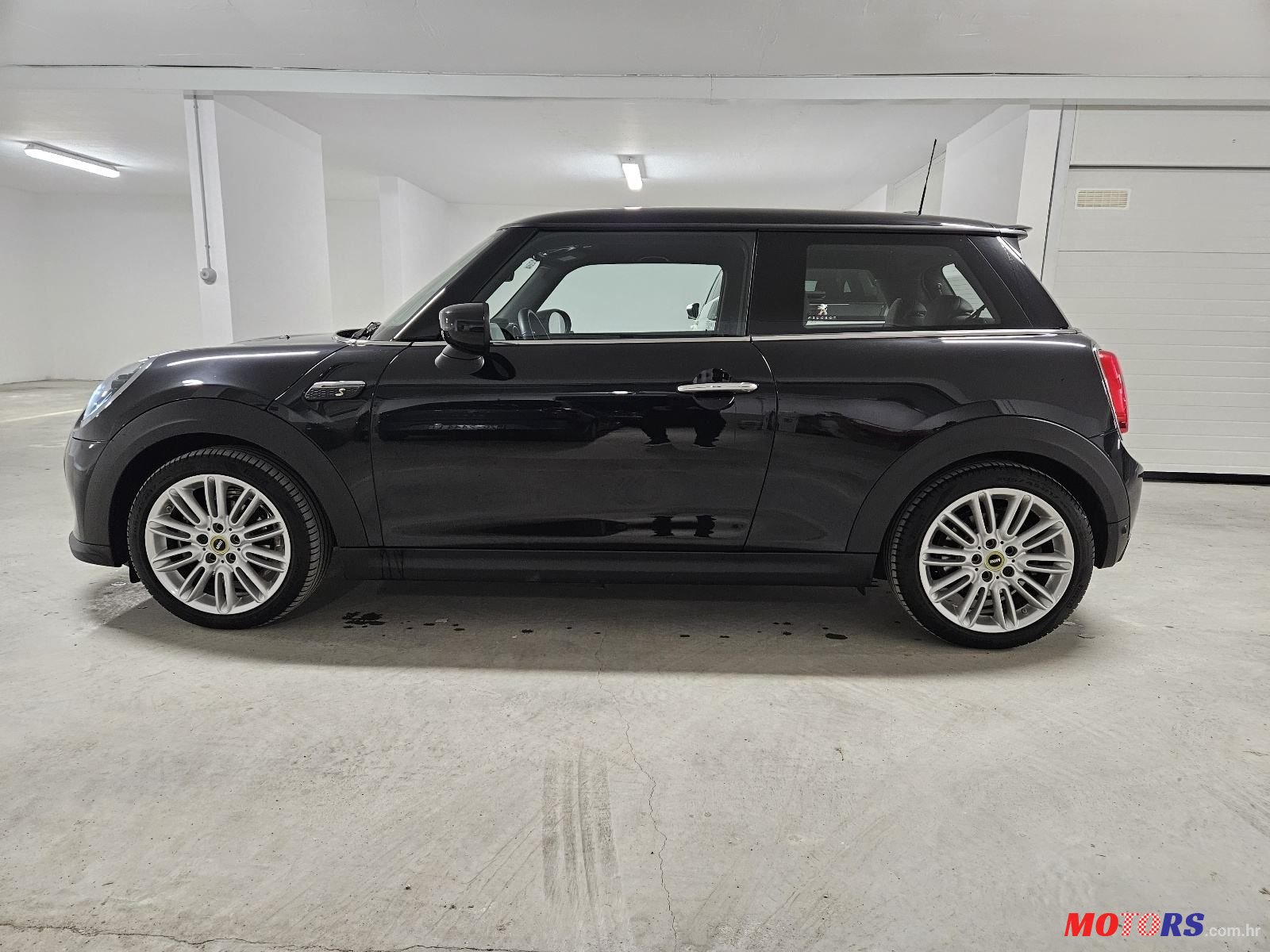2022' MINI Cooper 1 photo #3