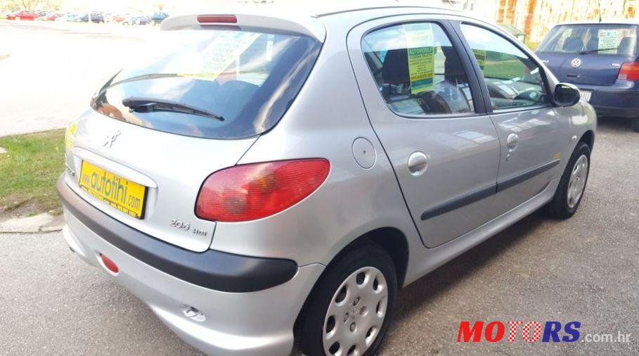 2005' Peugeot 206 206 1,4 Hdi photo #2