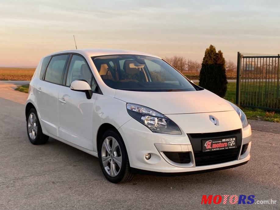 2010' Renault Scenic 1,9 Dci photo #3