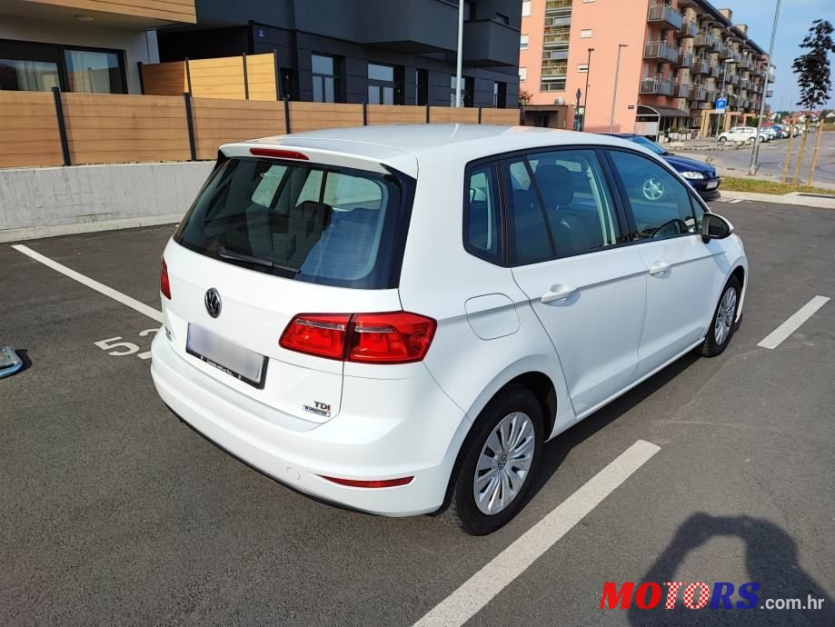 2015' Volkswagen Golf 1.6Tdi photo #3