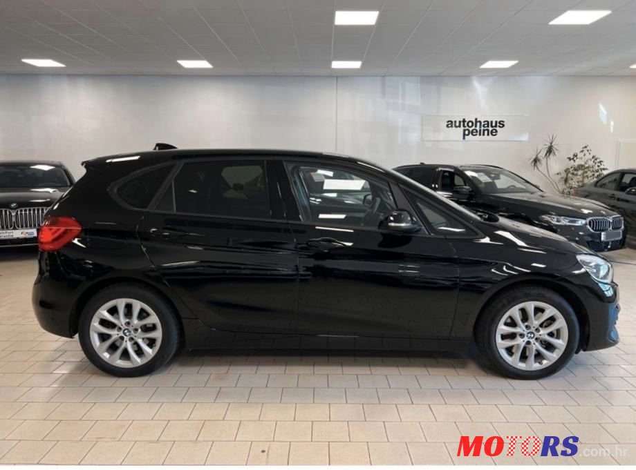 2019' BMW Serija 2 225Xe photo #4
