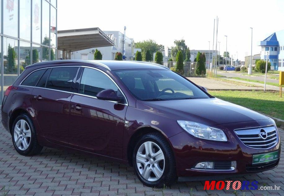 2012' Opel Insignia Karavan photo #1