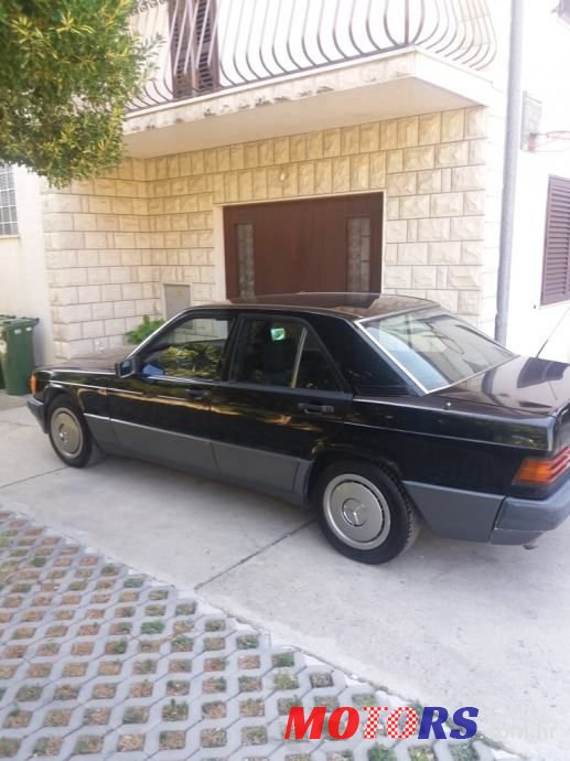 1993' Mercedes-Benz 190 D photo #5