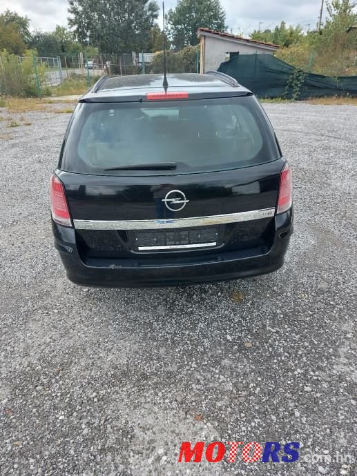 2006' Opel Astra Karavan photo #6
