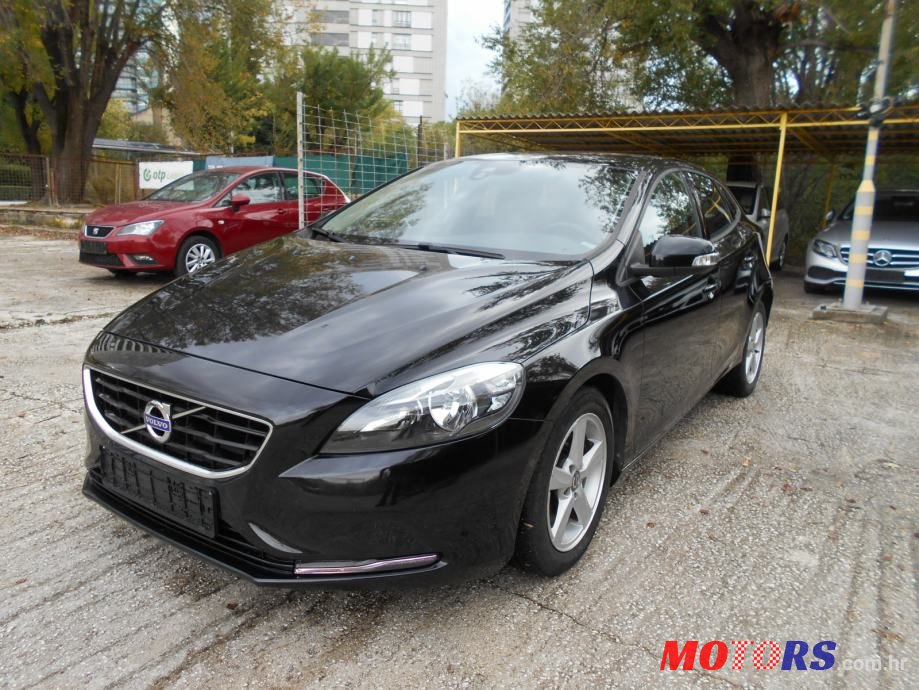 2015' Volvo V40 D2 Sport photo #4