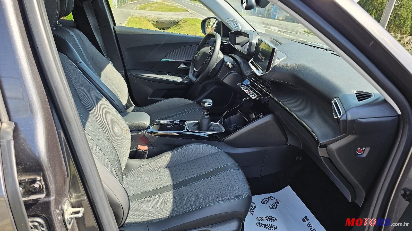 2021' Peugeot 2008 1,5 Bluehdi photo #6