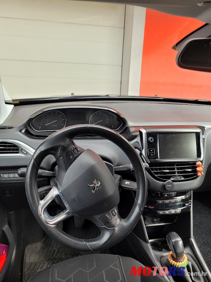 2017' Peugeot 2008 1,2 Puretech photo #7