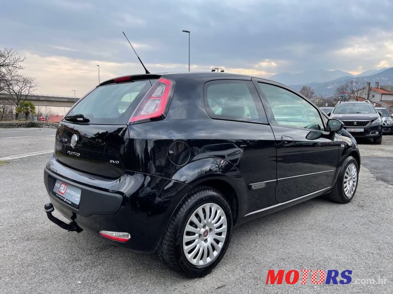 2011' Fiat Punto Evo 1,3 Multijet 16V photo #4