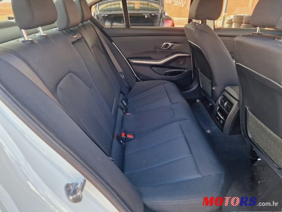 2019' BMW Serija 3 318D photo #6