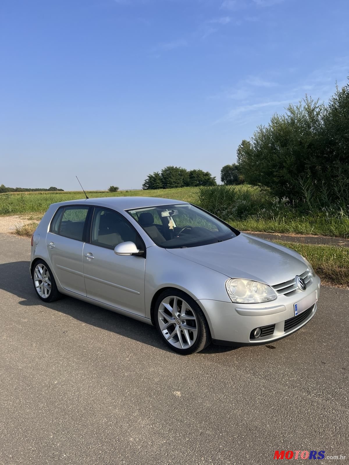 2008' Volkswagen Golf V 1,6 photo #3