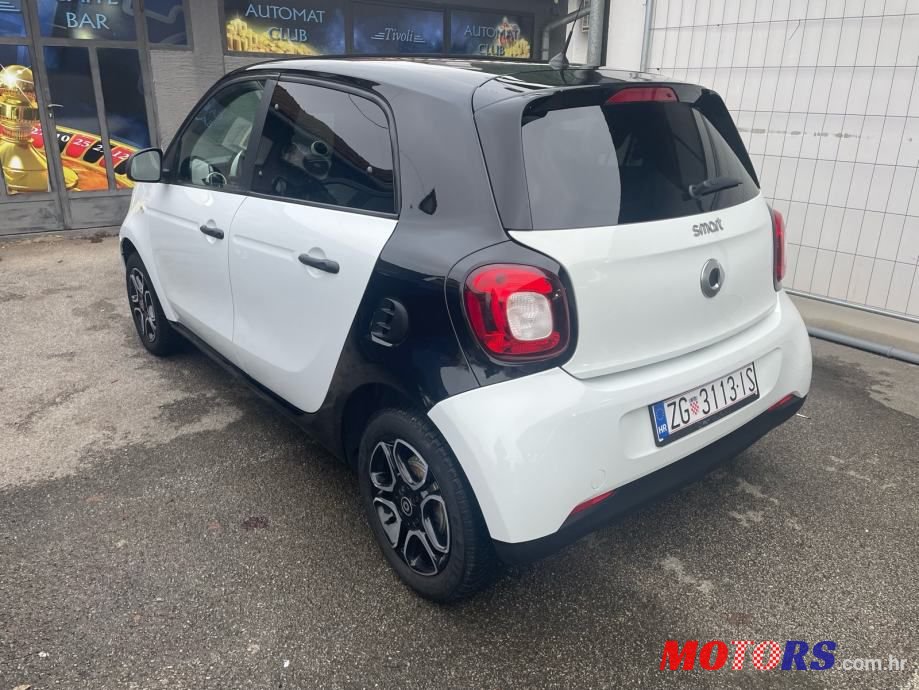 2019' Smart Forfour photo #4