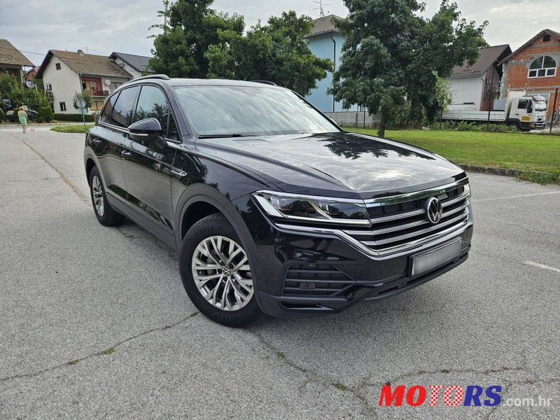 2021' Volkswagen Touareg V6 Tdi photo #1