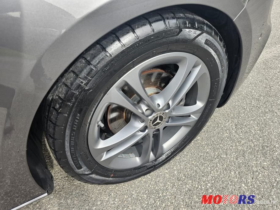 2020' Mercedes-Benz A-Klasa 180 D photo #2