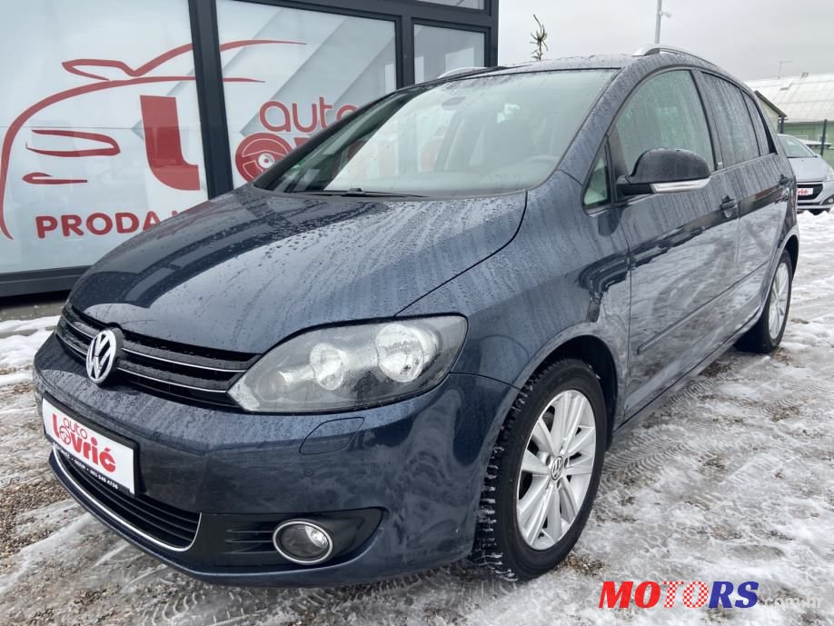 2011' Volkswagen Golf Plus photo #1