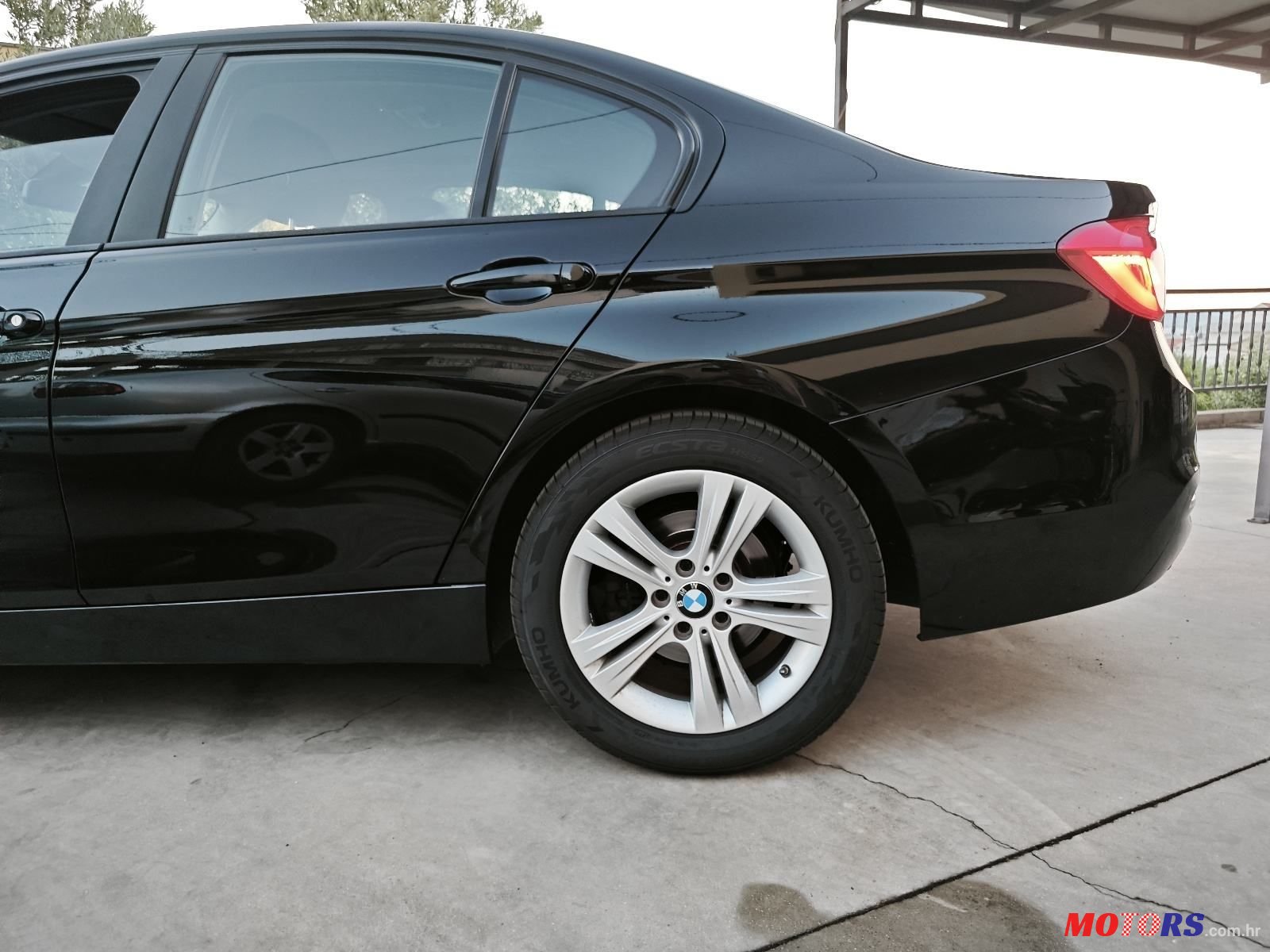 2016' BMW Serija 3 318D photo #6