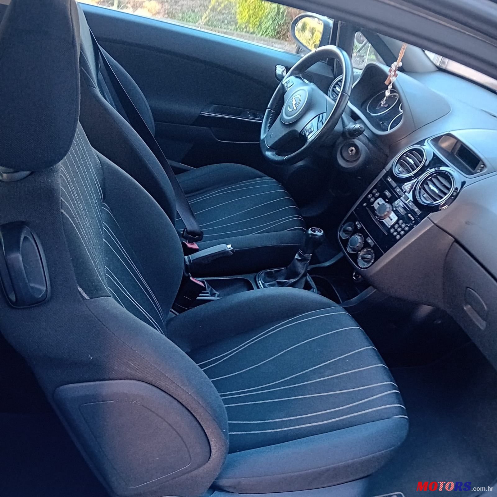 2010' Opel Corsa 1,4 16V photo #1