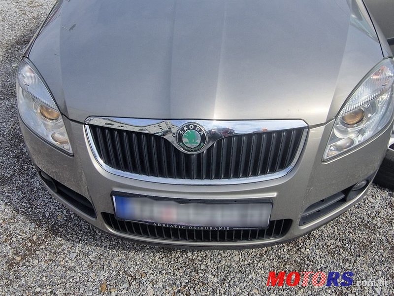 2009' Skoda Fabia Combi photo #1