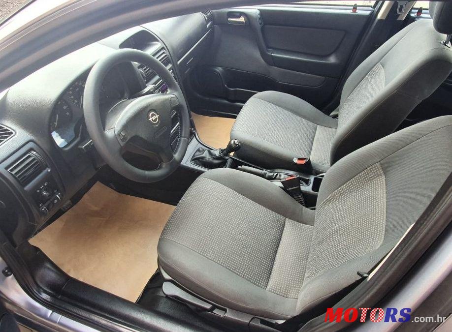 2008' Opel Astra 1,4 photo #2