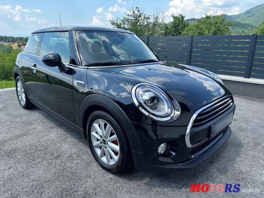 2019' MINI Cooper One photo #1