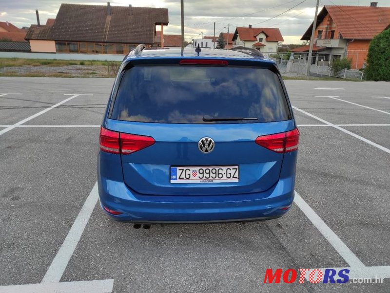 2016' Volkswagen Touran 2,0 Tdi Bmt photo #5