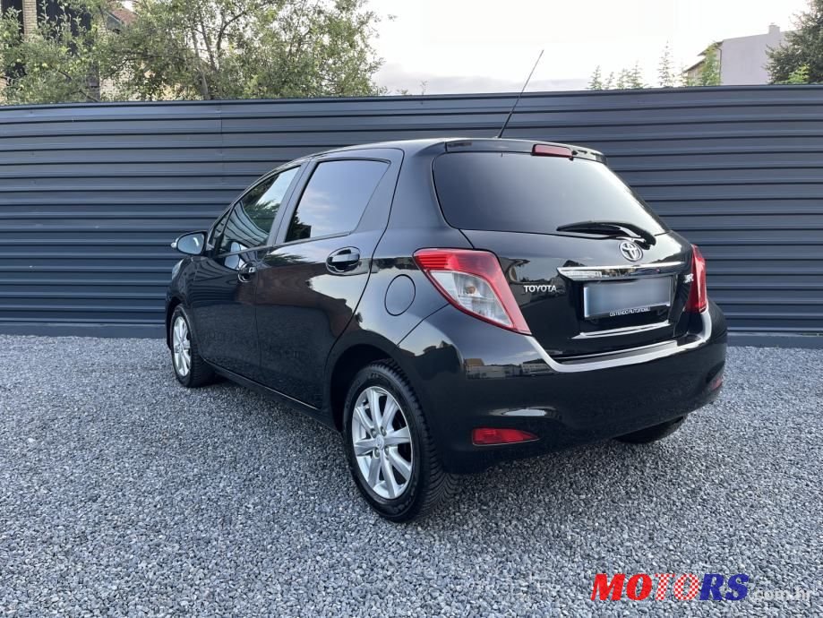 2014' Toyota Yaris photo #4